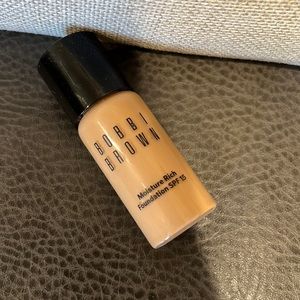 Bobbi Brown Foundation